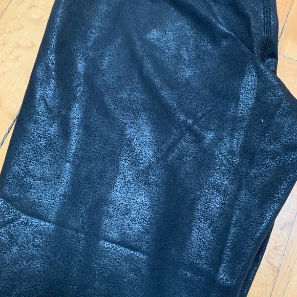 Offline by Aerie Black Hugger Crackle Leggings - Size L - Picture 4 of 4